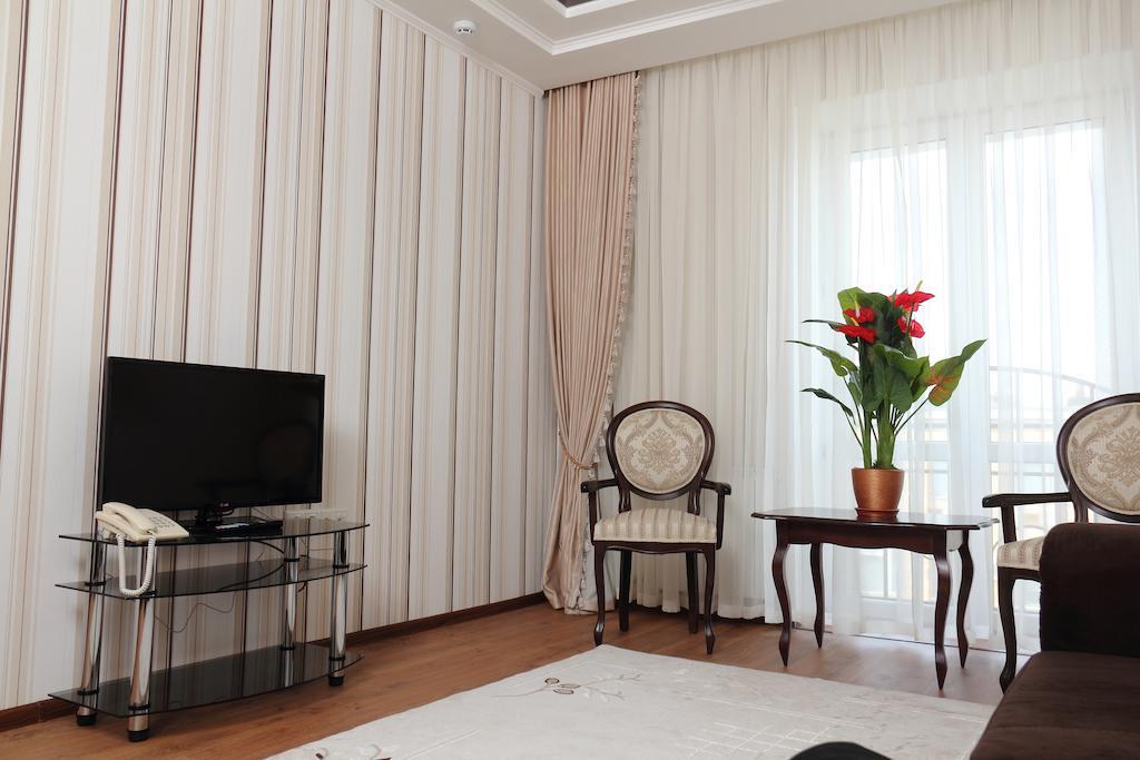 Hotel Aristokrat Poltava Phòng bức ảnh