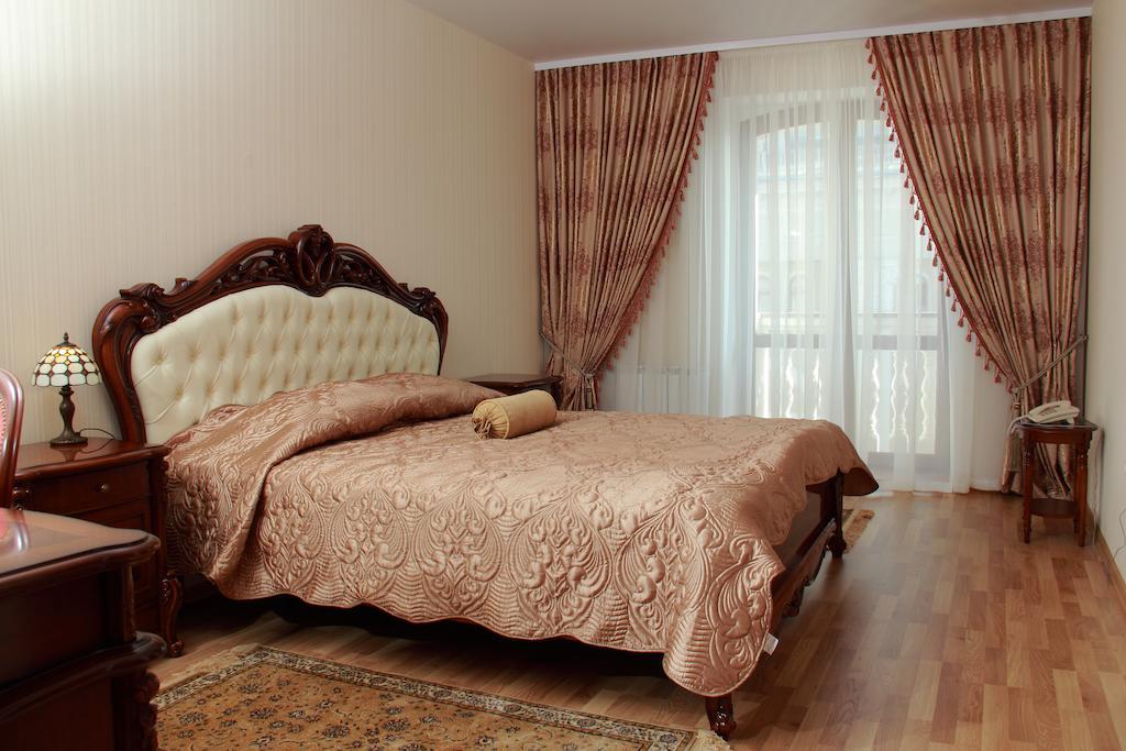 Hotel Aristokrat Poltava Phòng bức ảnh