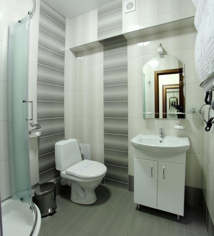 Hotel Aristokrat Poltava Phòng bức ảnh
